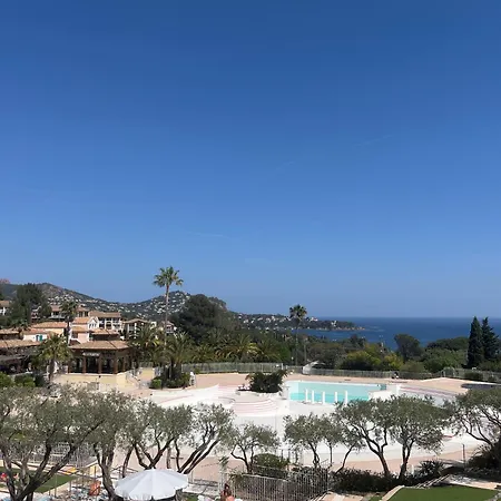 Cap Esterel - T2 Climatise Vue 4/5 Pers - Piscine - Parking شقة
