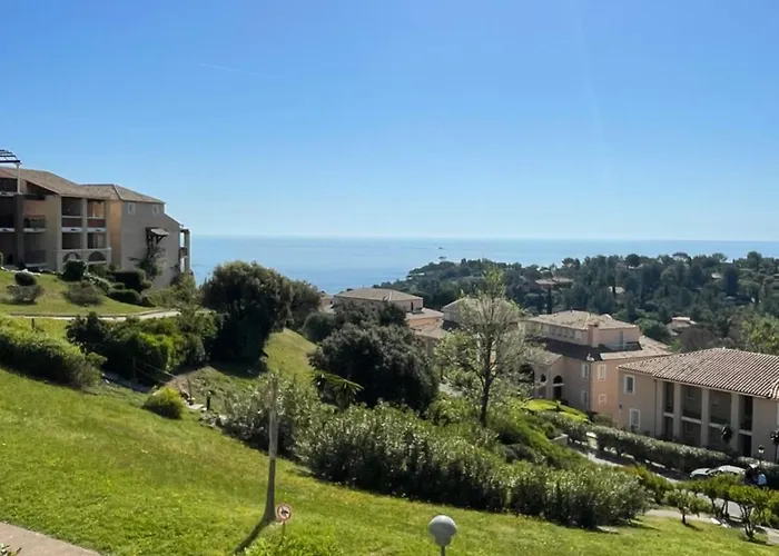 Cap Esterel - T2 Climatise Vue 4/5 Pers - Piscine - Parking * Saint-Raphaël