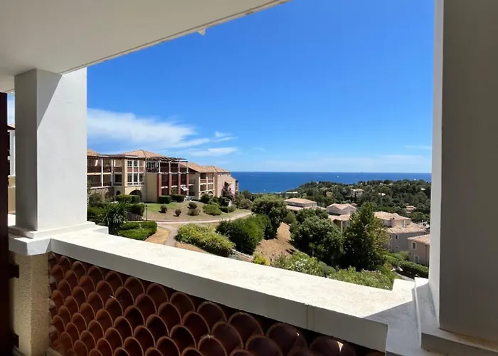 Cap Esterel - T2 Climatise Vue 4/5 Pers - Piscine - Parking * Saint-Raphaël