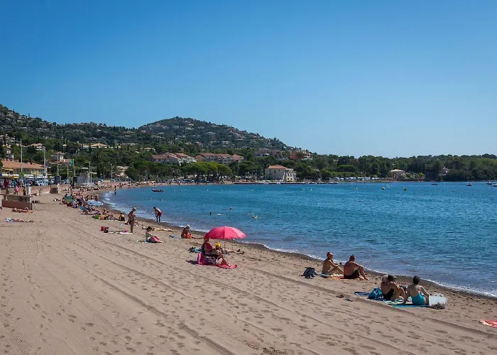 Cap Esterel - T2 Climatise Vue 4/5 Pers - Piscine - Parking *